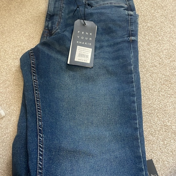 The Perfect Jean - Picture 5 of 6